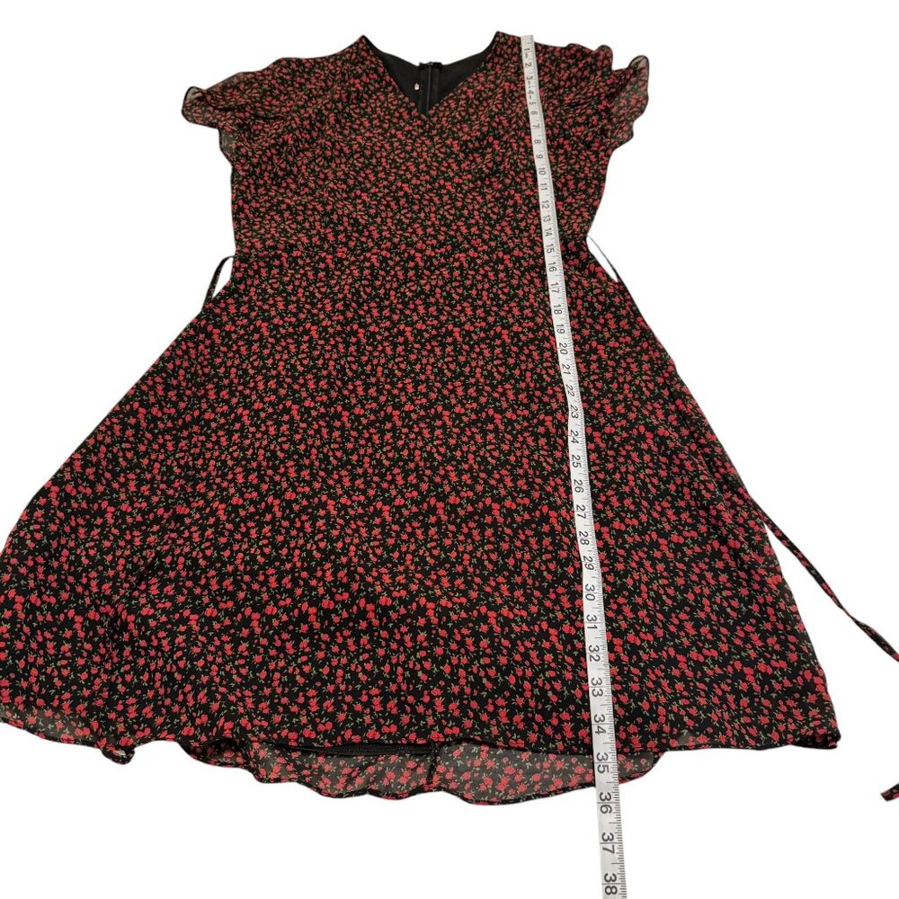 Patterned Dress Women's V-Neck Short Sleeve Knee Length Dress Size L - Picture 7 of 8